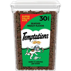 Temptations Classic Seafood Medley Flavor Soft & Crunchy Cat Treats, 30-oz tub