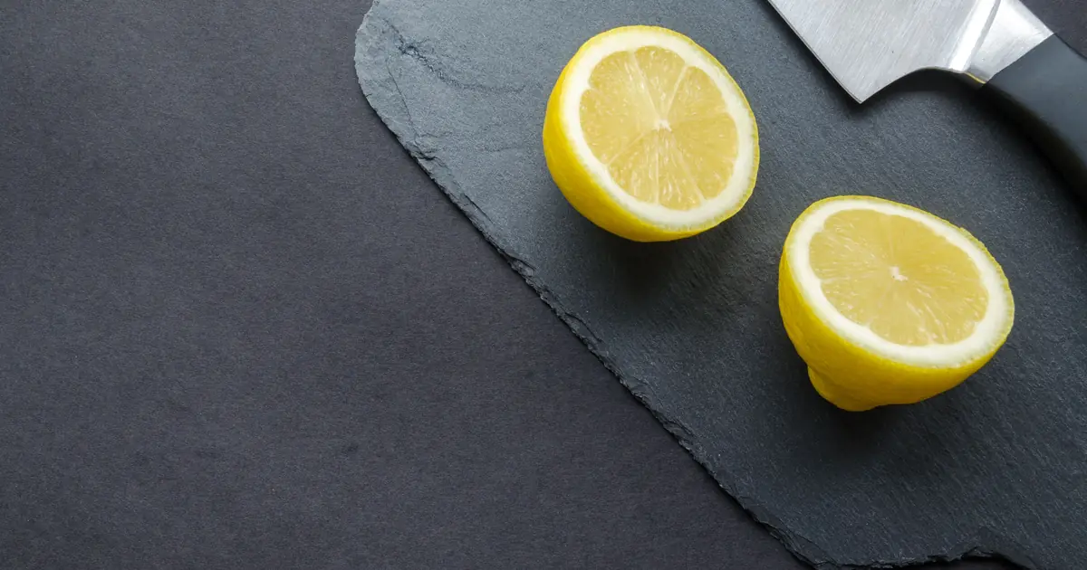 lemon peel, juice, and oils are all toxic to cats